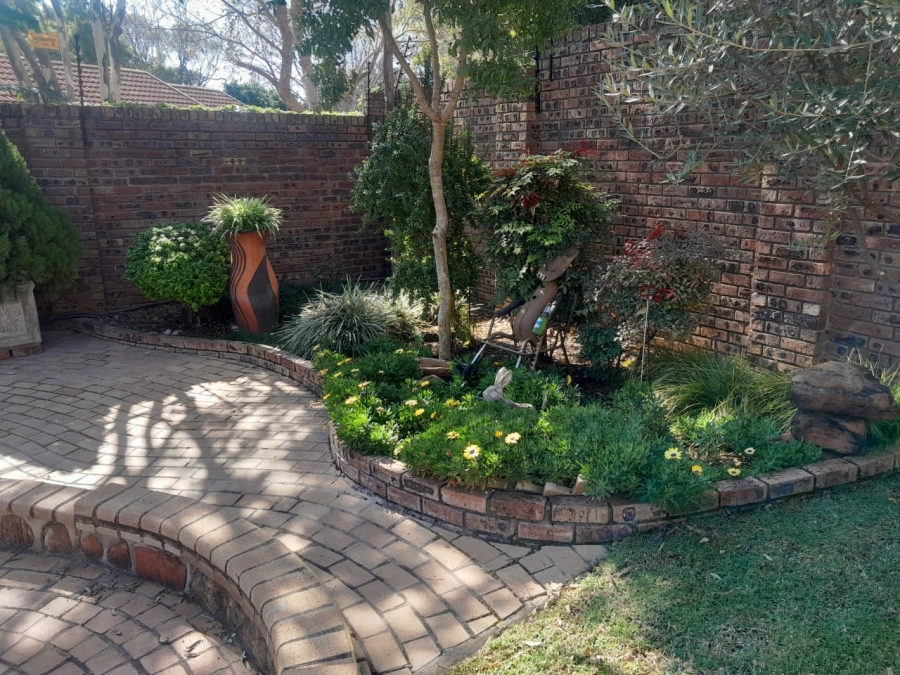 4 Bedroom Property for Sale in Safari Gardens North West